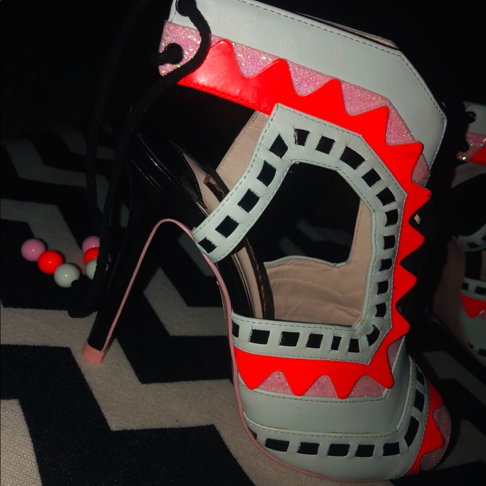 Sophia Webster Riko Cutout Heels - Picture 4 of 6